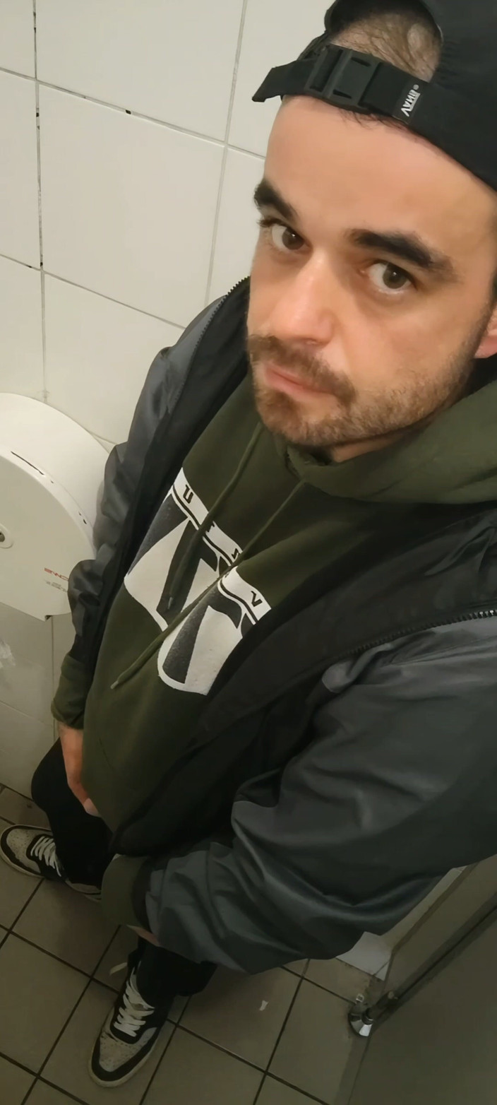 jerkofflover: A Video From a Beautiful Day in the Toilet