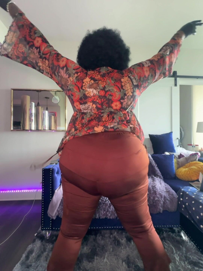 patravontesse: Foxxxy cleopatra accarezza grande la sua bbd