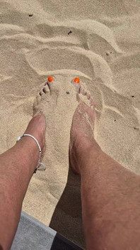 Kaki di dalam Pasir!