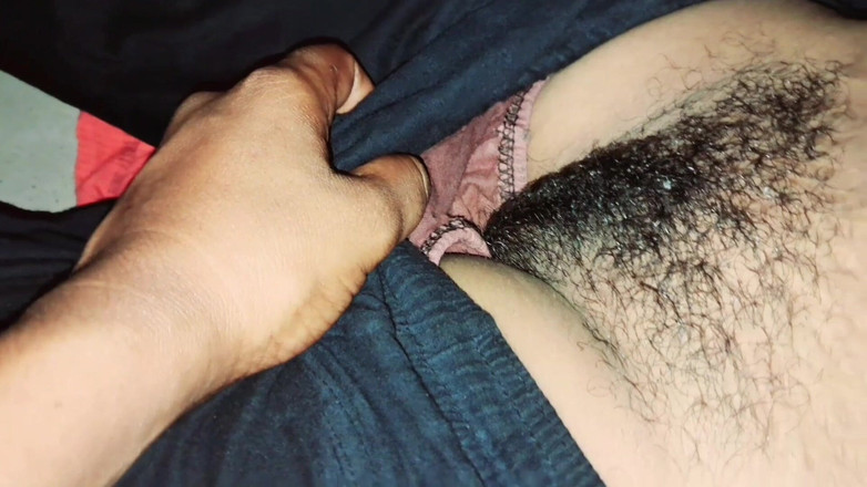 Trilokinath: Nechal jsem svou nevlastní matku ošukat mě v prádelně mého...