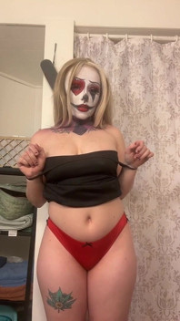 Sexy klaun se svléká