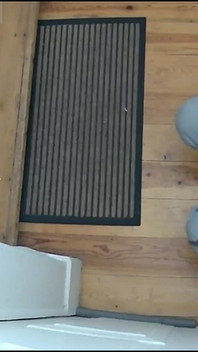 Il Ragazzo Disperato Lasciato Fuori Dalla Sua Coinquilina Si Bagna E Poi Ottiene La Sua Vendetta