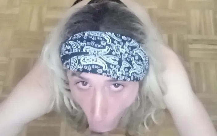Penelopene27: Crossdresser Deeptroath