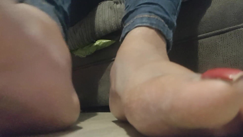 Simp to my ebony feet: Ballbusting tease