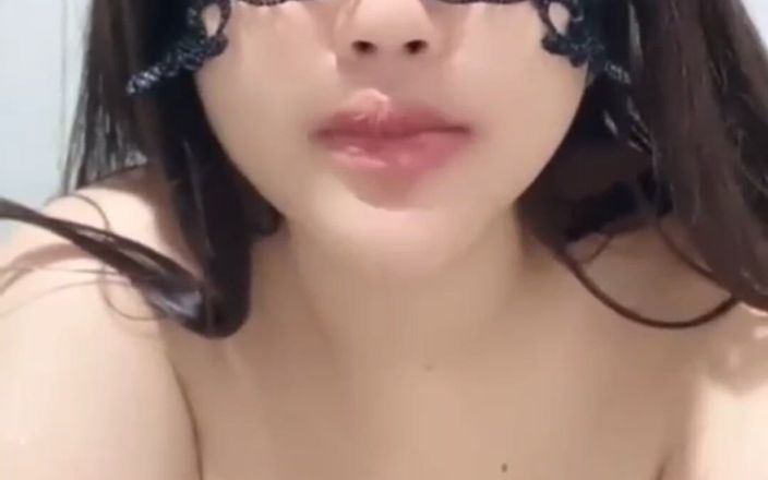 Jilbab69: Masturbazione fino all'orgasmo