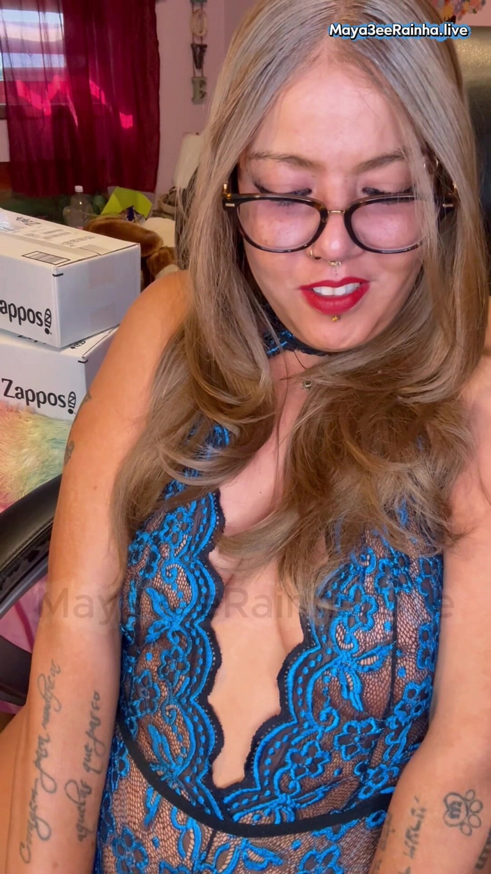 Goddess Maya3ee Rainha: Brazilian BBW MILF Goddess in Lace Lingerie &amp; Saggy Tits Smoking...