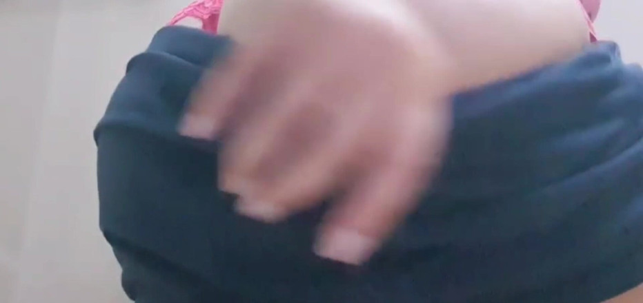 Josani Gwen: Sexy girl with big ass massage ashole