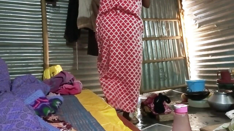Bengaliauntykichut: Elbise Değiştirme Videosu