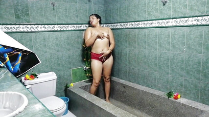 catalinagrande: Hej nevlastní dcero, můžu ti pomoct s mojí vagínou běžet,...