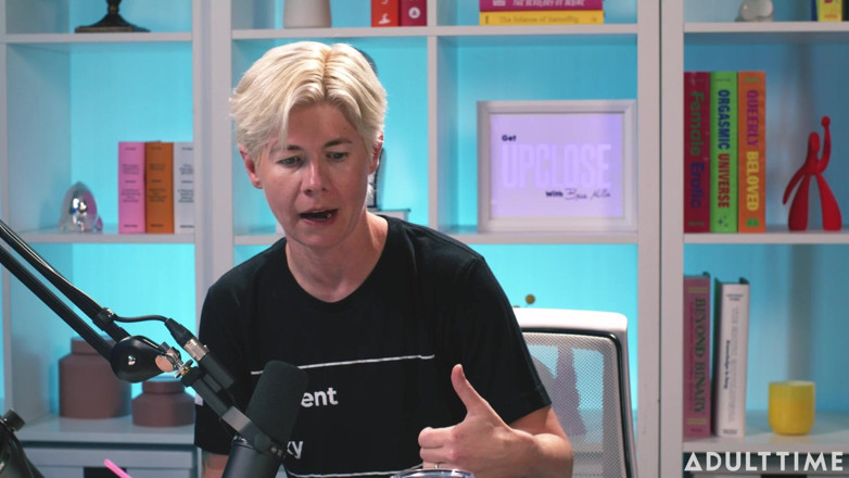 Adult Time Podcast: Lilly Bell, exhibitionnisme, sexting et empowerment | Le podcast time pour...