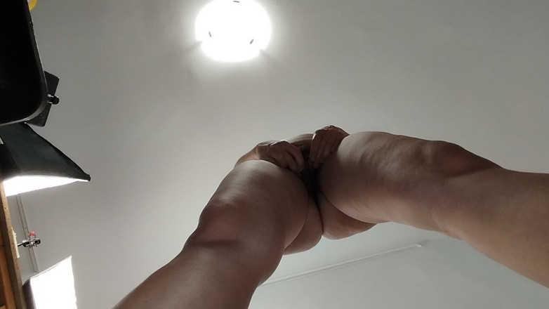 Amateur_MS: Amatérská Manželka Masturbuje S Prsty V Kundičce až Do Orgasmu.