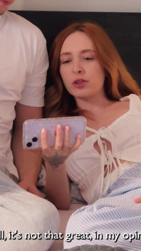 J’ai surpris ma demi-sœur en train de regarder du porno et je l’ai baisée
