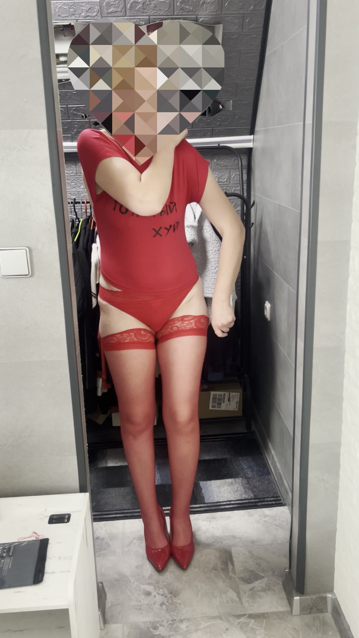 SashMash: Istri sange ini lagi asik ngentot dirinya sendiri pakai dildo...