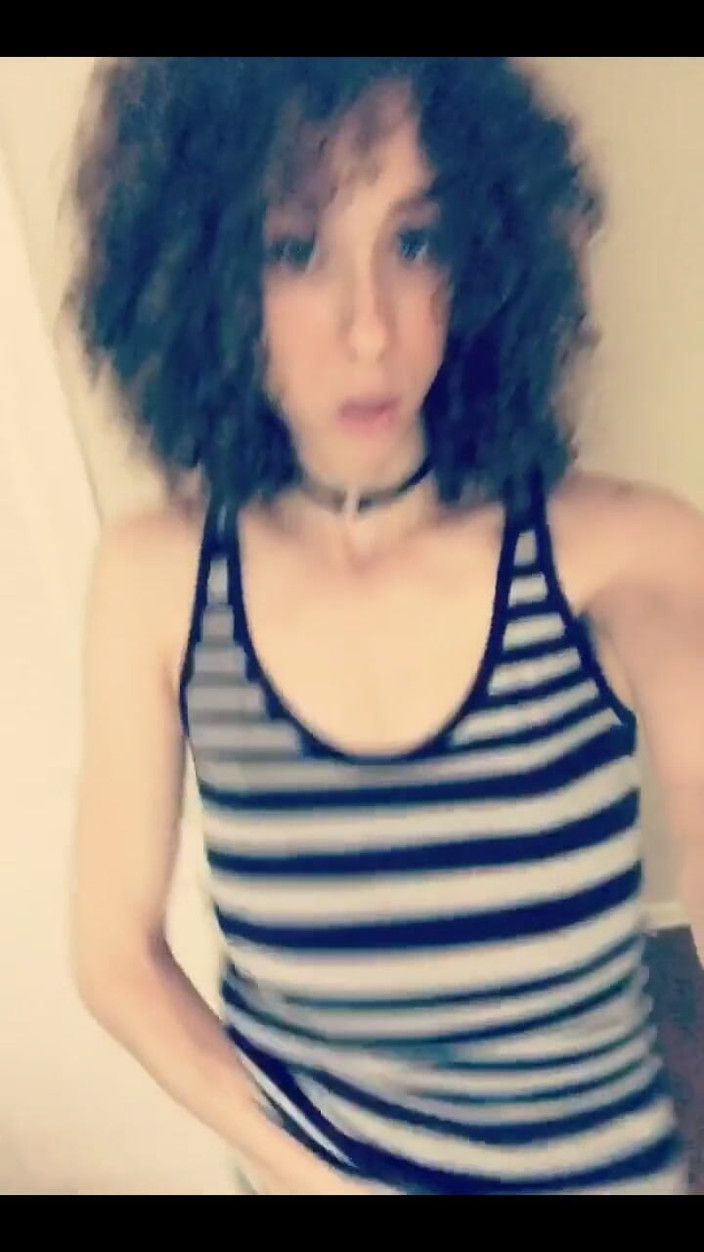 Tia Tizzianni Productions: Külotuma ön döl dökülüyorum