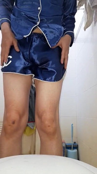 Pijamas de satén desordenado corrida