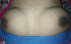 Roman&couples: Primo piano con un preservativo