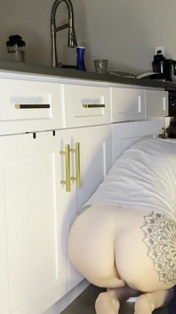 Dickflash, Bigmax8inch přítelkyně šuká instalatéra a vysává mu potrubí do pusy