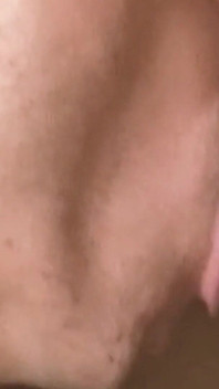 男たちがチンコを求めているシーン2:筋肉質な男たちがジムでお互いの尻を突く