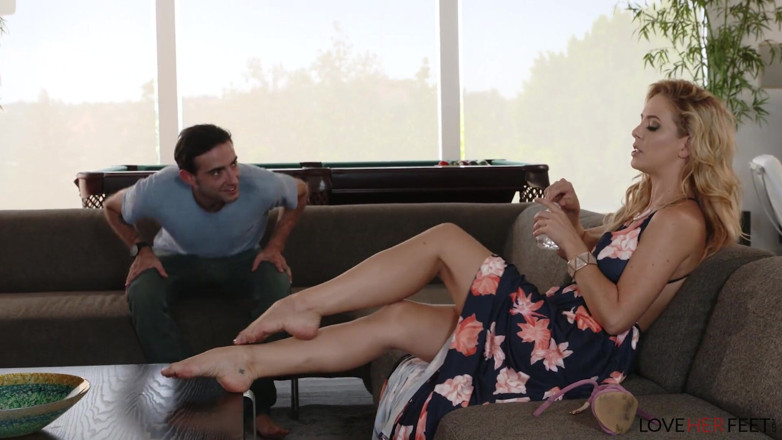Loveherfeet: Üvey anne Cherie