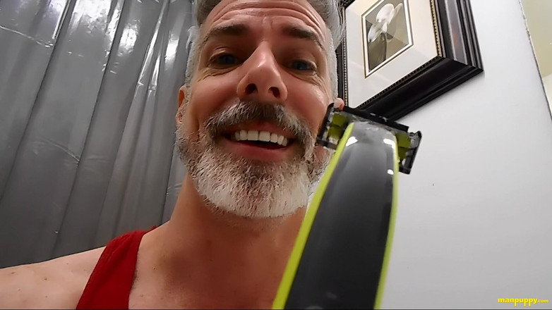 Man Puppy: 教你刮胡子 - 爸爸巨人8