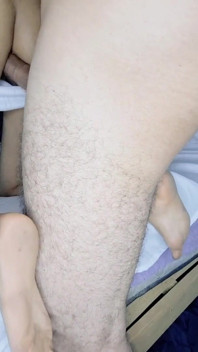 Prawdziwa Dziewica Anal przyjmuje ogromnego kutasa w swojej tajnej dziurze