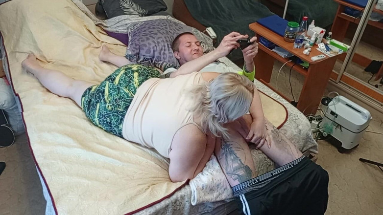 Zona901: Hra na konzoli skončila kouřením od macechy s polykáním spermatu