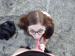 Zara Bizarr: Outdoor huge cumshot in the face, full on the glasses!
