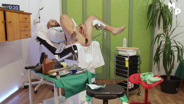 Marcus Pollack Gay: Kinky doctor stuffes ass with his hands and silicone toys