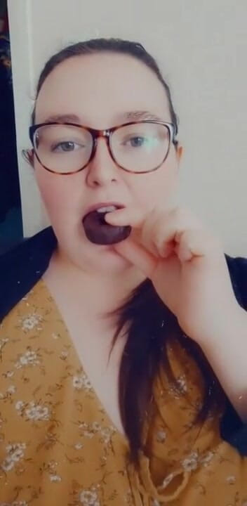 SSBBWLadyBrads: 이 도넛을 먹고 있어
