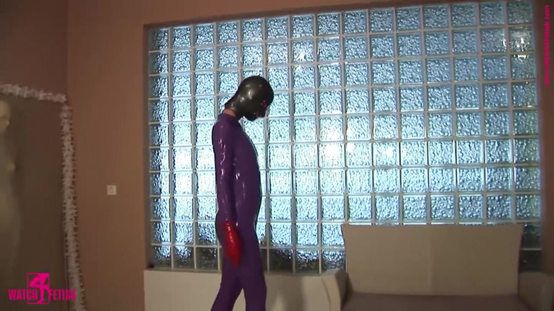 Watch4fetish: Watch4fetish - leteks strip