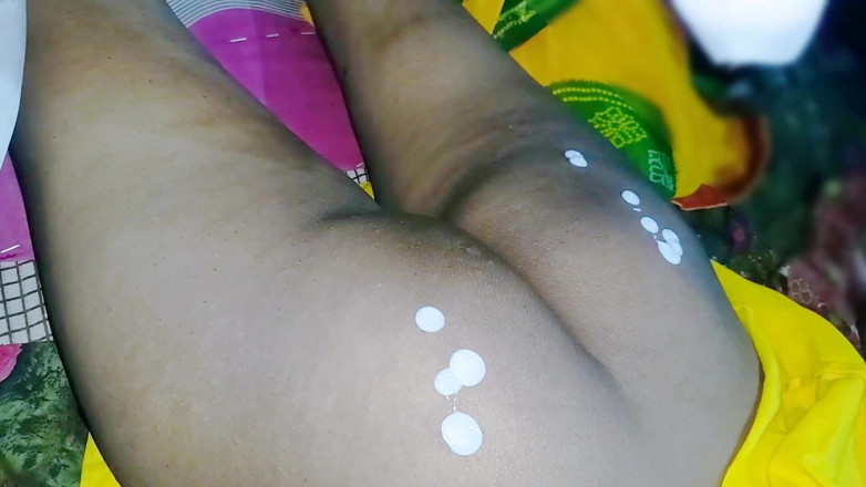 Rakul008: Dojení prsou. paní si nechala namasírovat kundičku a pak začala...