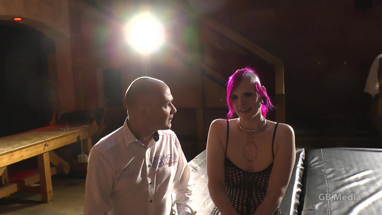 GangBang-Dream: Laura pelacur nakal di-gangbang sampai dicrot di dalam