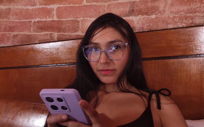 Teen sex 66: Anal fingersättning för en vacker flicka