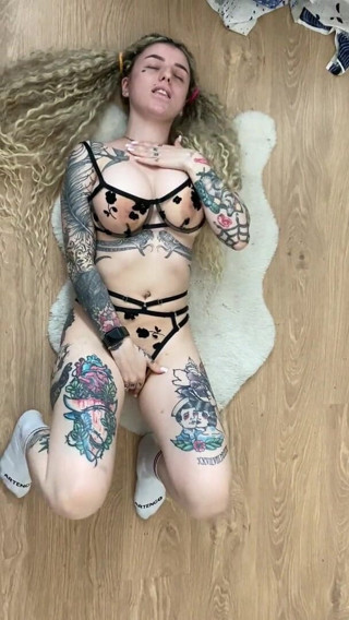 Barbietatoo1: Mi tocco in diversi luoghi