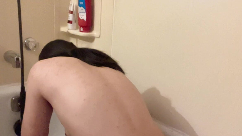 sweethanajapanese: Hana membasuh rambutnya di bilik air jadi pantat sempurna seksi