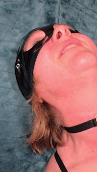 My Stepmom Is an Old Slut That I Fuck