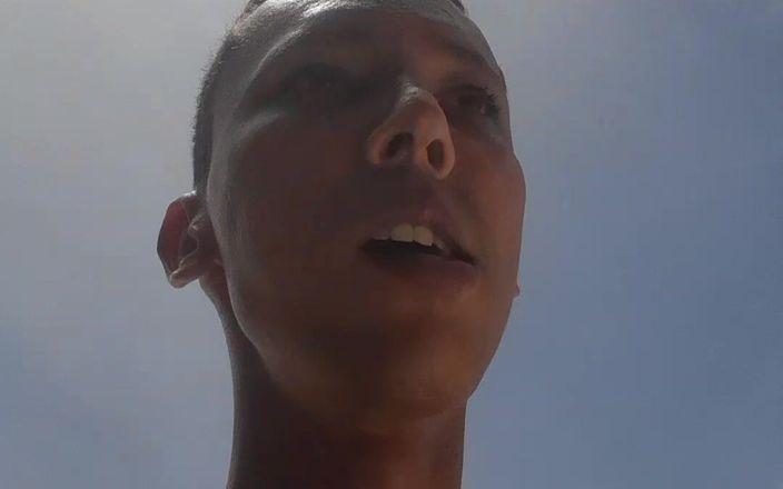 EL CHICLE TV: Un día de mucha playa y sol, un día muy...
