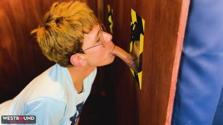 Latin Twinks: Marco Samuel的脸上浸透了精液