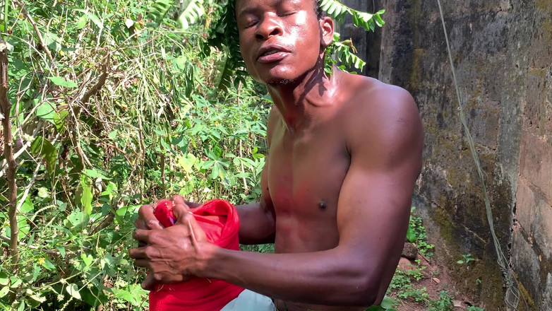 Bangcum8: Tombul göt sikicinin ustası büyük yarak daha güçlü