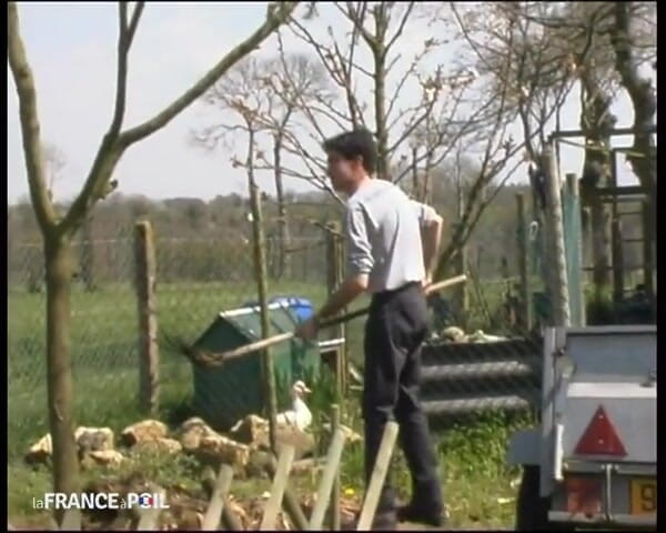 La France a Poil: Kıllı olgun genç erkek avcısı genç bahçıvan ve papy tarafından...