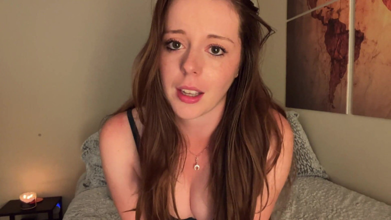 Nadia Foxx: 내 보지를 젖게 해줘