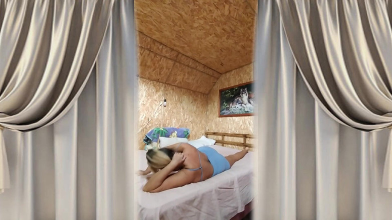 Lukerya: Dona de casa gostosa Lukerya saúda um novo dia