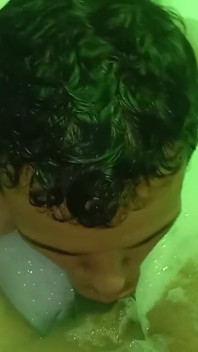 Chupei a Pica Dele No Banho E Fodemos até Gozar