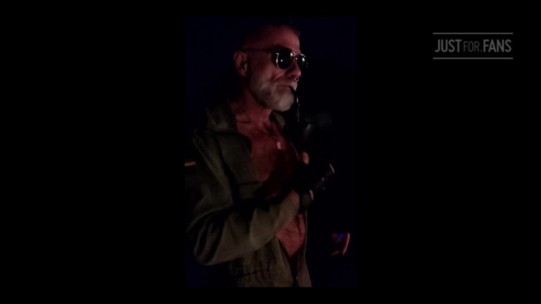 MusclesCigarsFFPig: Padrastro está fumando su pipa