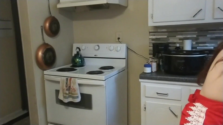 lilredvelvettt: 在围裙里煮汤