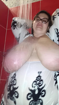 Join Me Ina Shower