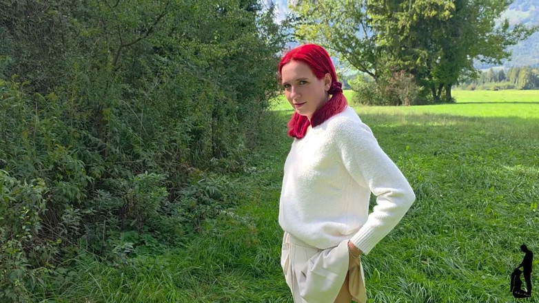 Malou-Nu: He Films Me!! Pee Under Observation