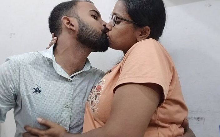 Pooja Didi: Падчерка насолоджується членом вітчима. Поцілунки і смоктання