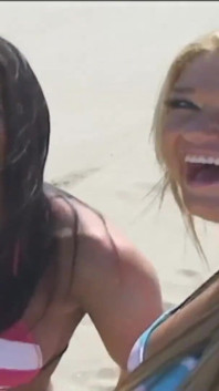 Charlie, Brooke Cherry, Cayden Moore a Rachel Starr mají lesbické orgie