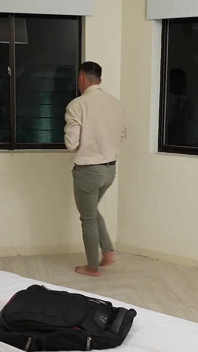 Komşu karımın içine boşalıyorum.